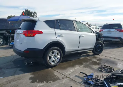 2015 Toyota Rav4 Le z USA, uszkodzony, nr VIN JTMZFREV1FJ032716